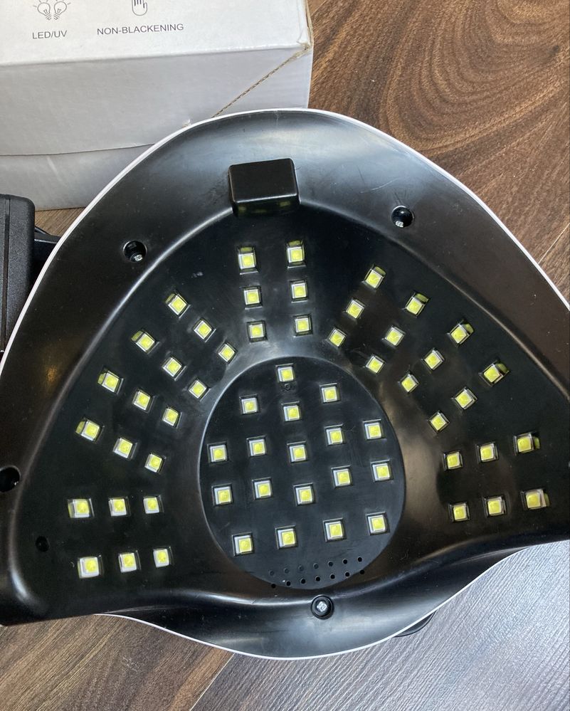 Led-лампа для гелевого манікюру