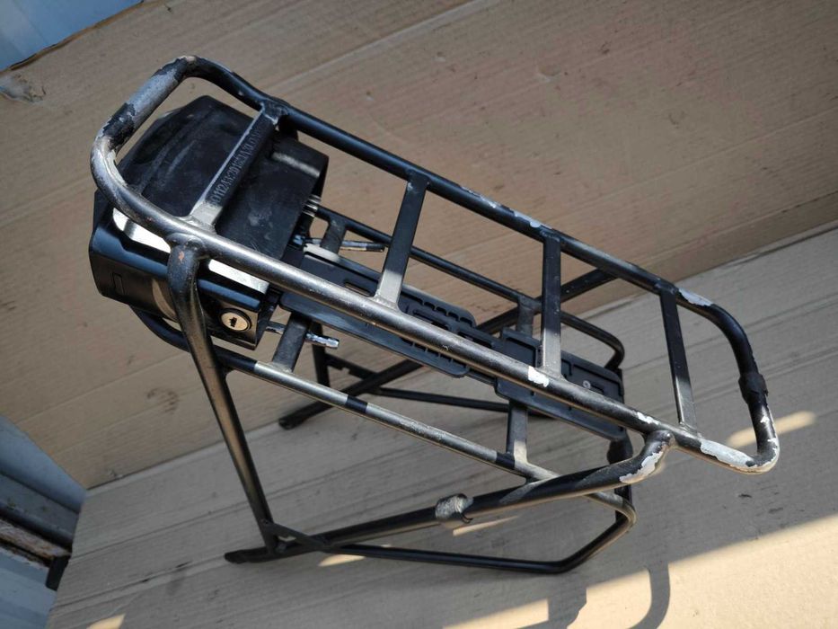 Алюминиевые багажники для велосипеда.