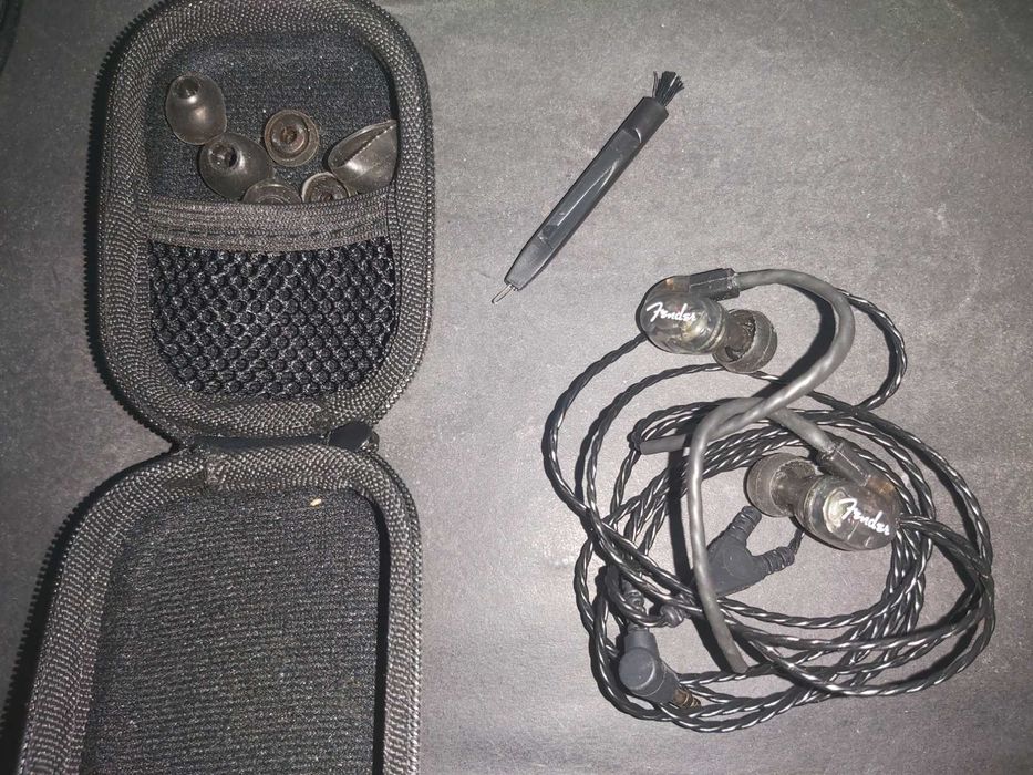 Earphones Fender
