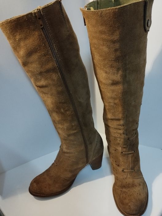 Botas da marca Cubanas em pele.