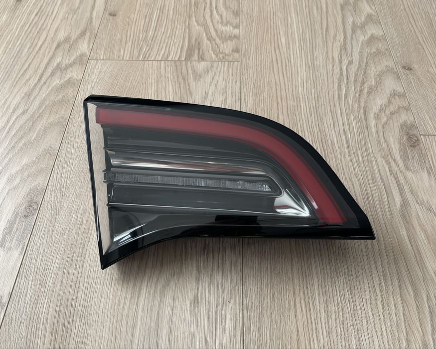 Оригінальна задня ліва фара для Tesla Model Y