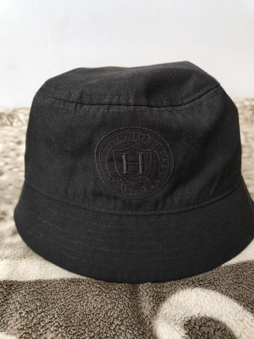 bucket tommy hilfigger