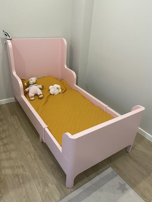 Cama extensivel cor de rosa