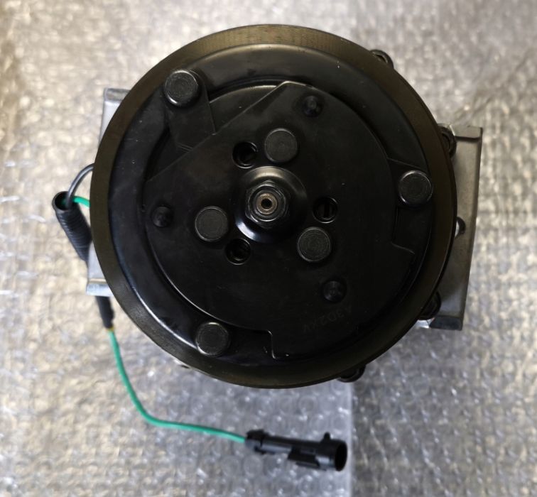 Kompresor Klimatyzacji Chrysler Voyager II i III oryginał MOPAR NOWY