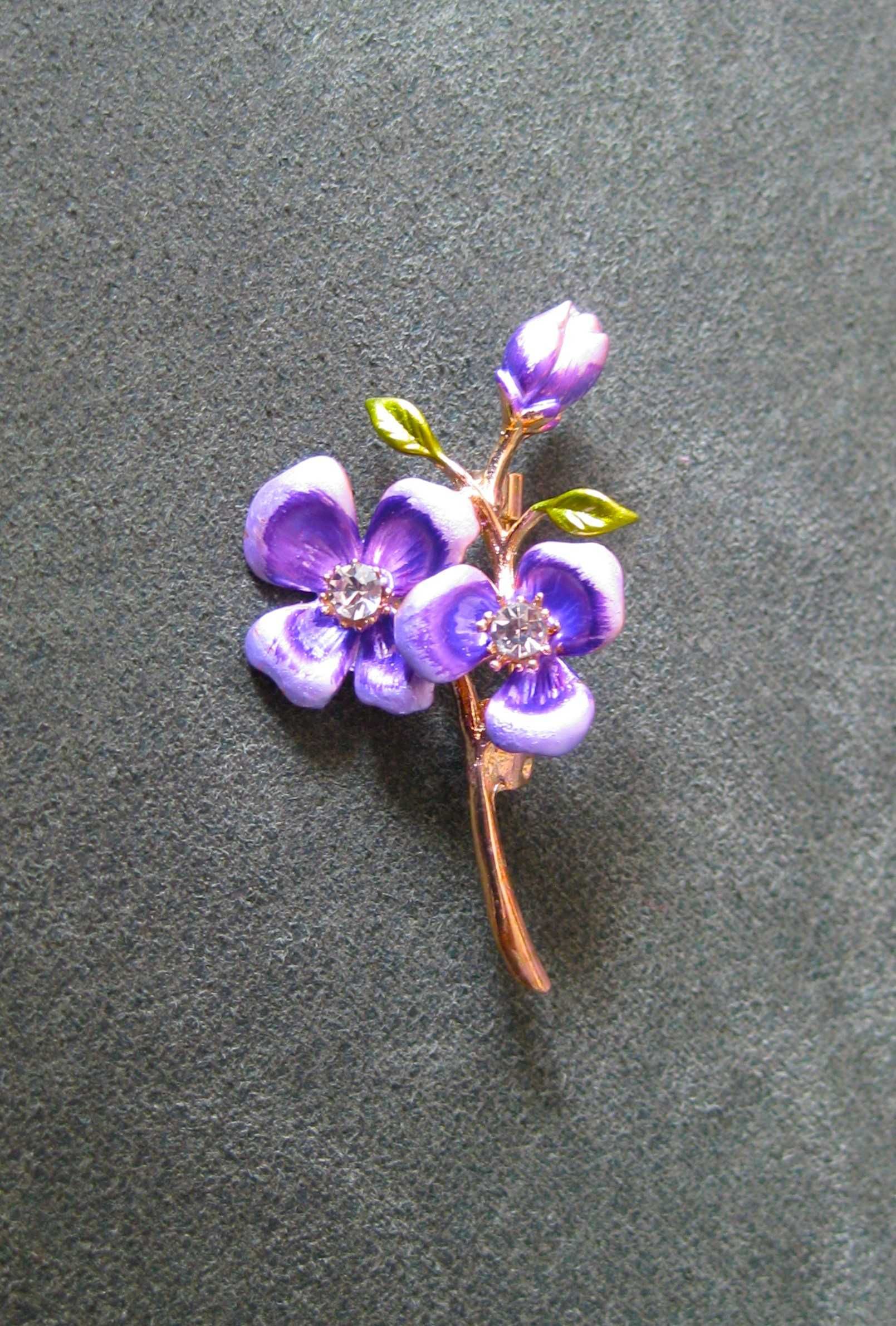 Alfinete / Broche / Pregadeira Flor Metalizada Azul ou Lilas NOVO