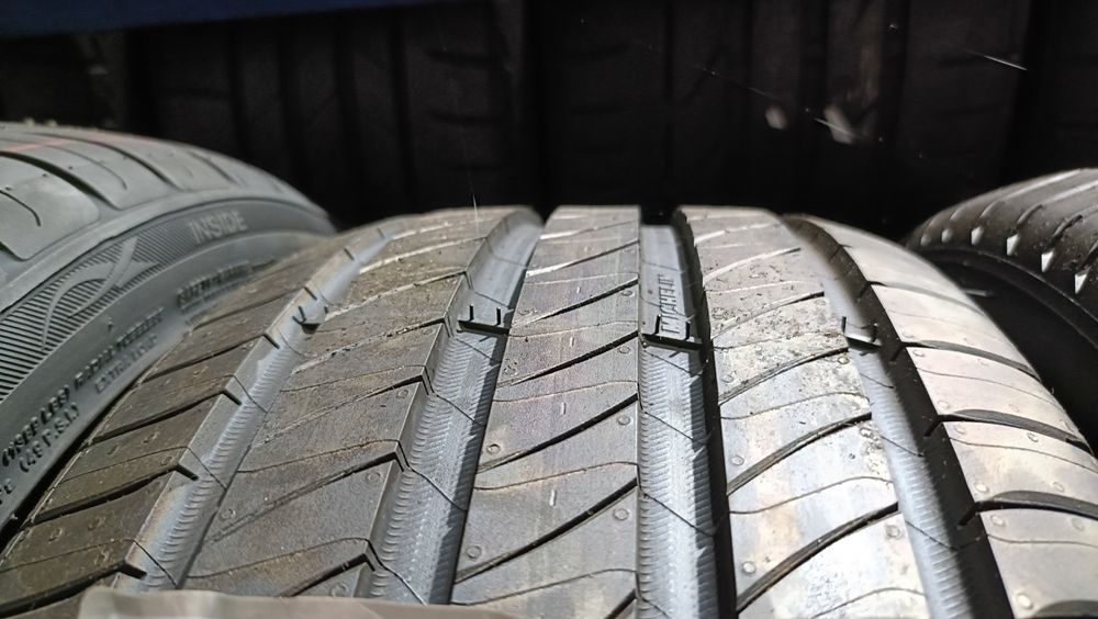 Pneus 215/45/17 continental