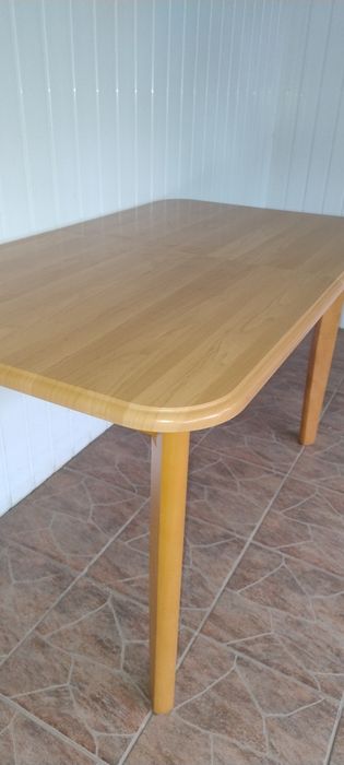 Sprzedam stoł w dobrym stanie rozm 134 x79+ 40 rozkladany
