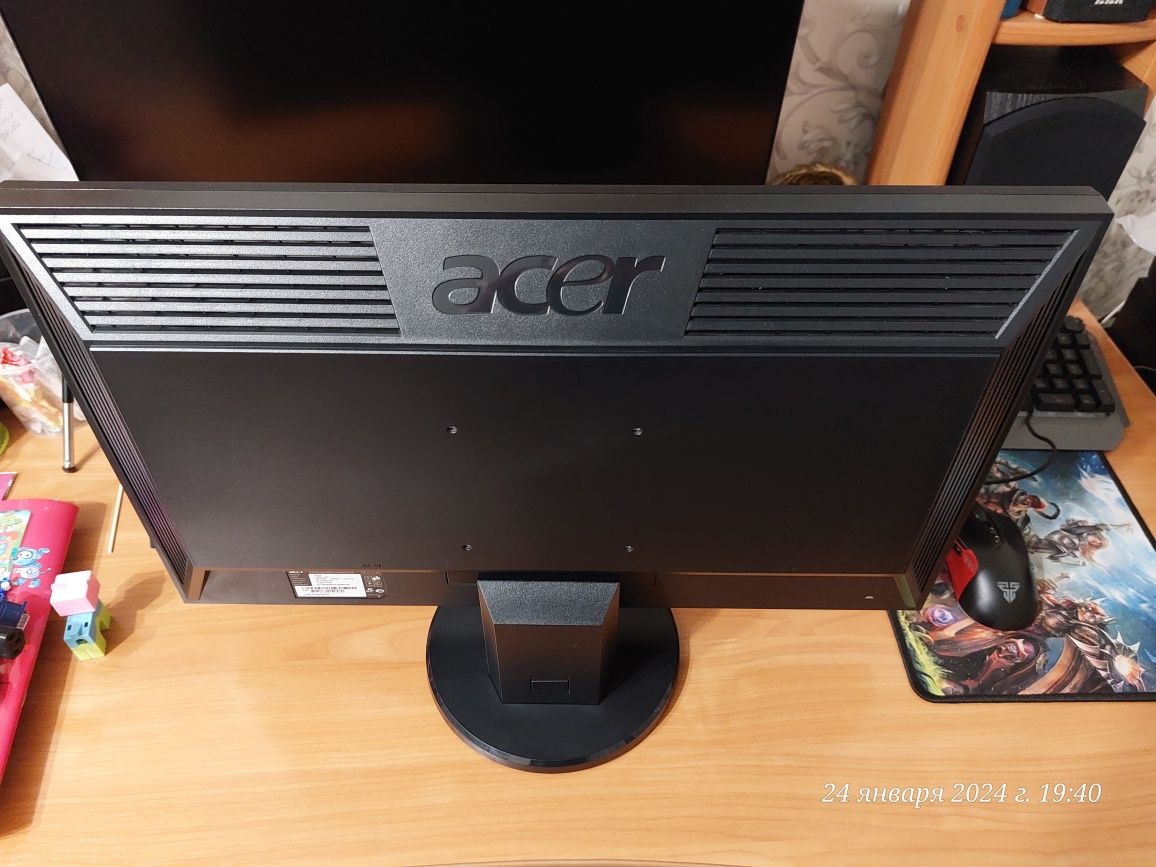 Продам монитор acer v233h