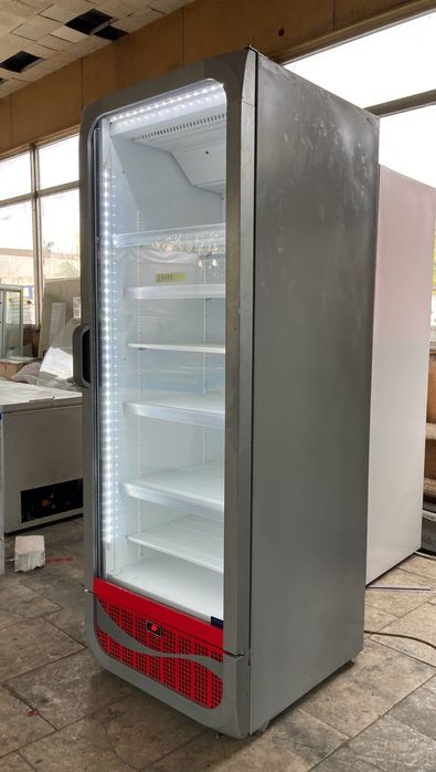 Холодильник Frigoglass для воды напитков пива