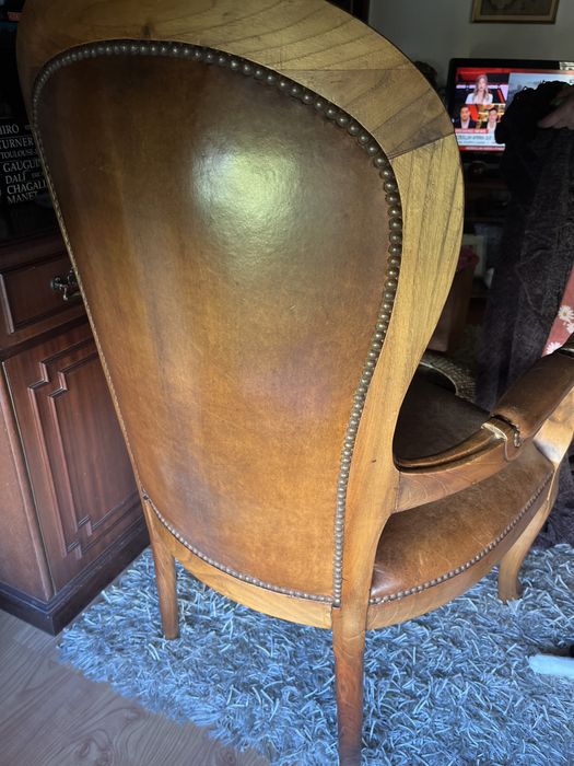 Cadeirão vintage em pele