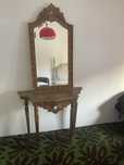 Conjunto mesa mais espelho.