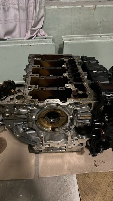 Блок шатуни ,поршень, гбц в зборі  N20b20
