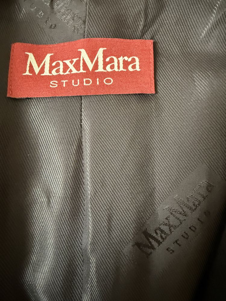 Пальто Max Mara .Оригінал . Розмір М ( IT 42 )