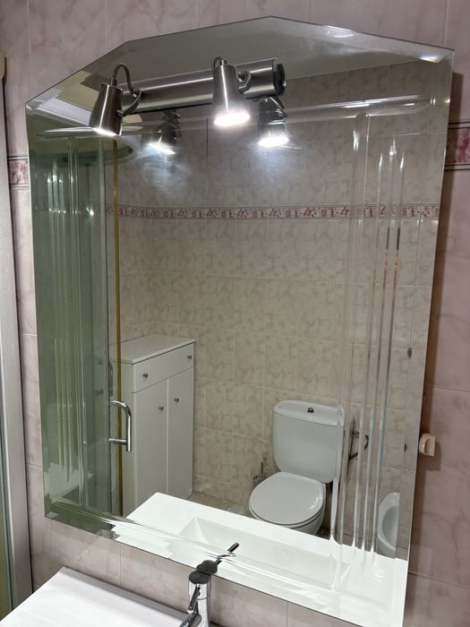 Espelho de parede casa de banho com iluminação luz