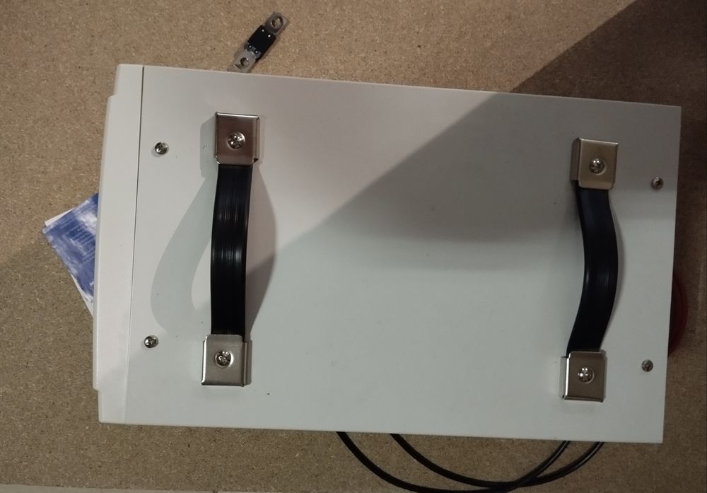 Zasilacz awaryjny UPS przetwornica napięcia prostownik stabilizator