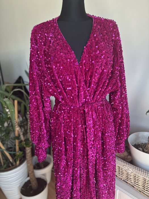 Boohoo cekinowa sukienka midi kopertowa welurowa 50 5 xl fuksja