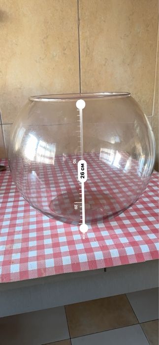 Aquário de vidro com 22cm de diâmetro e 26cm