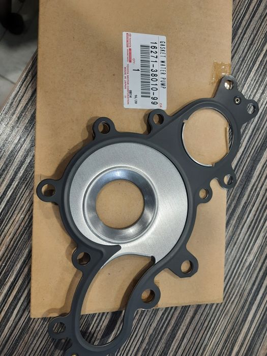 Toyota Lexus Прокладка помпы 16271-38010