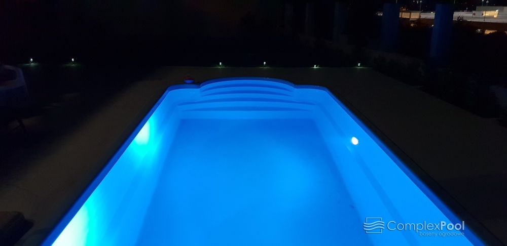 BASEN POLIESTROWY Ogrodowy wkopywany 10,5 x 3,7 x 1,55 możliwy Montaż