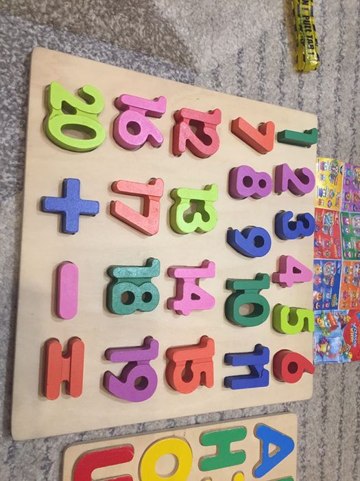 Drewniana ukladanka - liczby