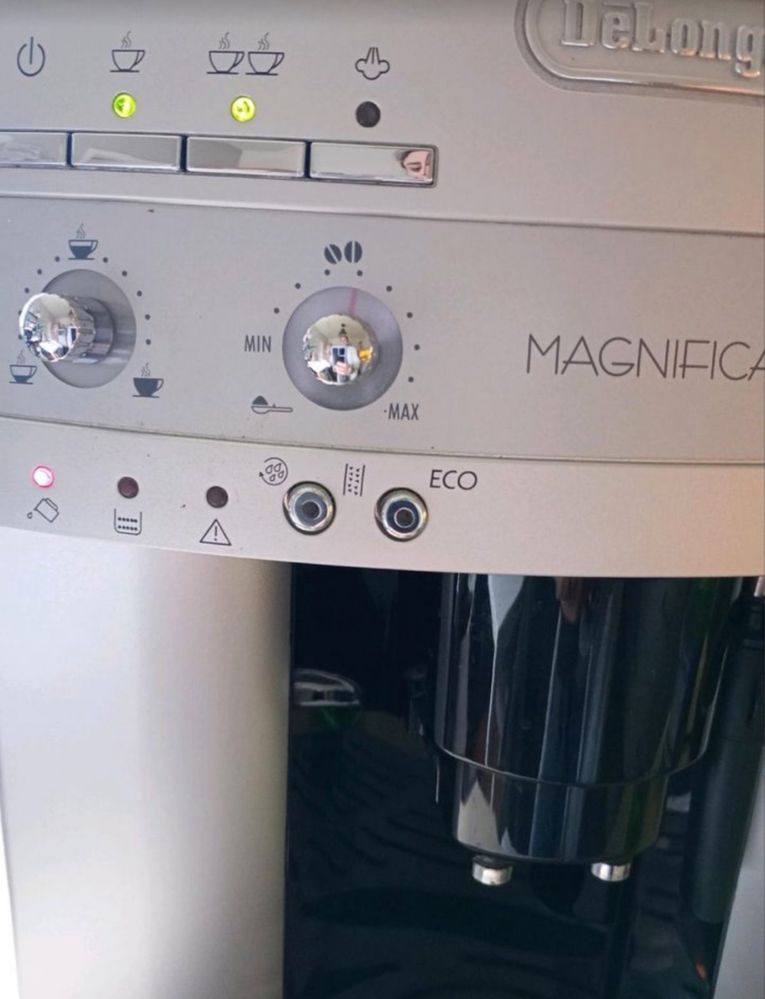 Кавоварка Delonghi