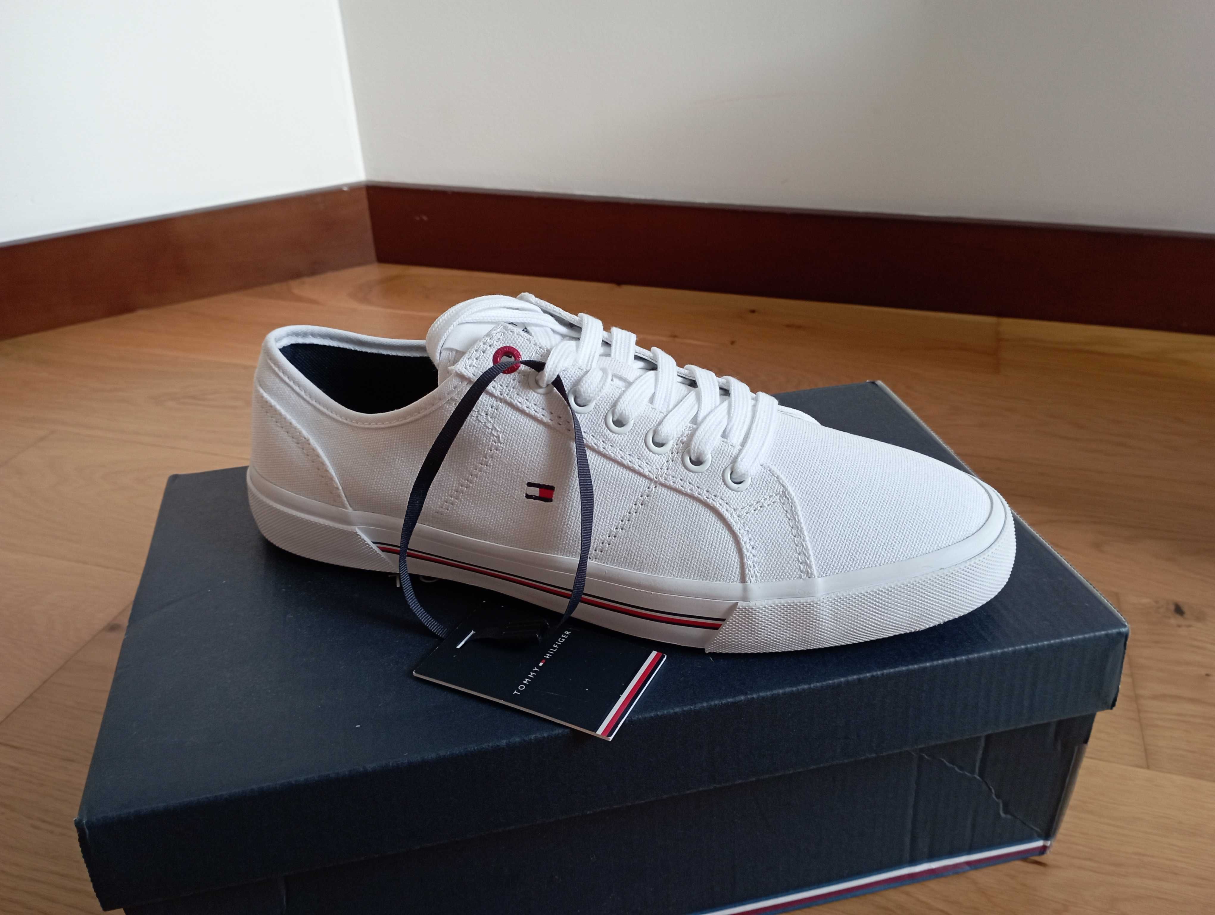 Tommy Hilfiger White кеди сліпони