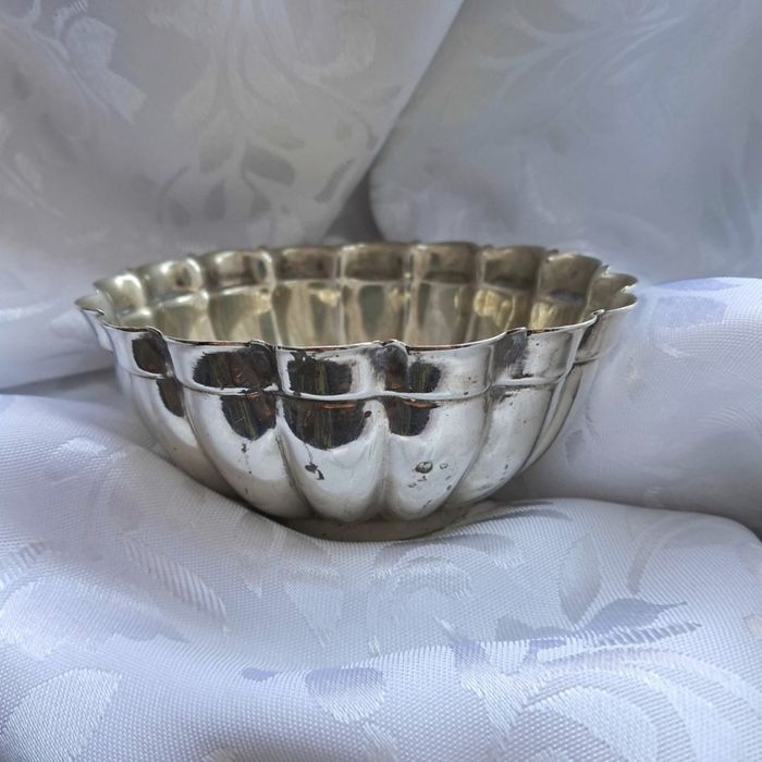 Конфетница посеребренная