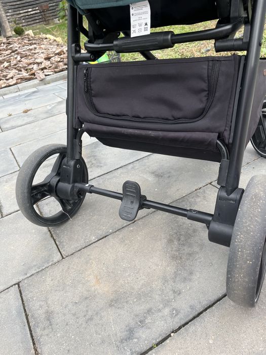 Прогулянкова коляска CARRELLO Bravo