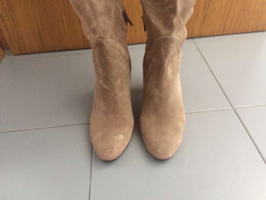 Botas cano alto bejes NOVAS!!! (tam 37)