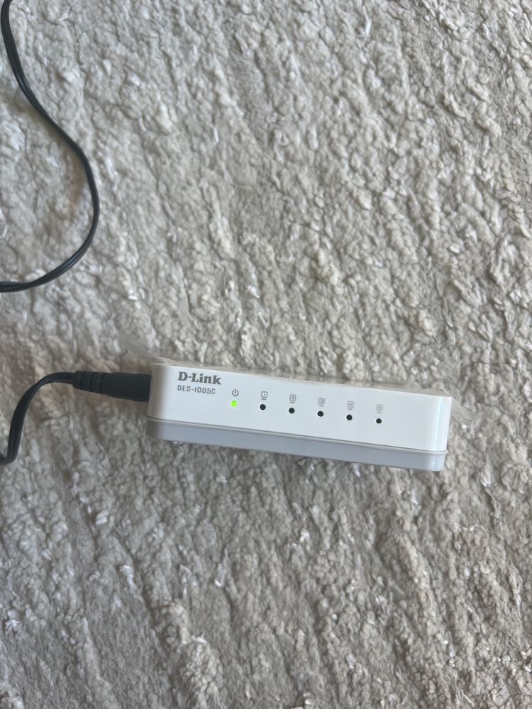 Комутатор D-Link DES-1005C