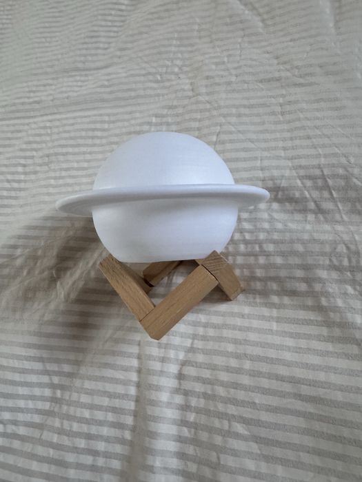 Lampka nocna księżyc na baterie