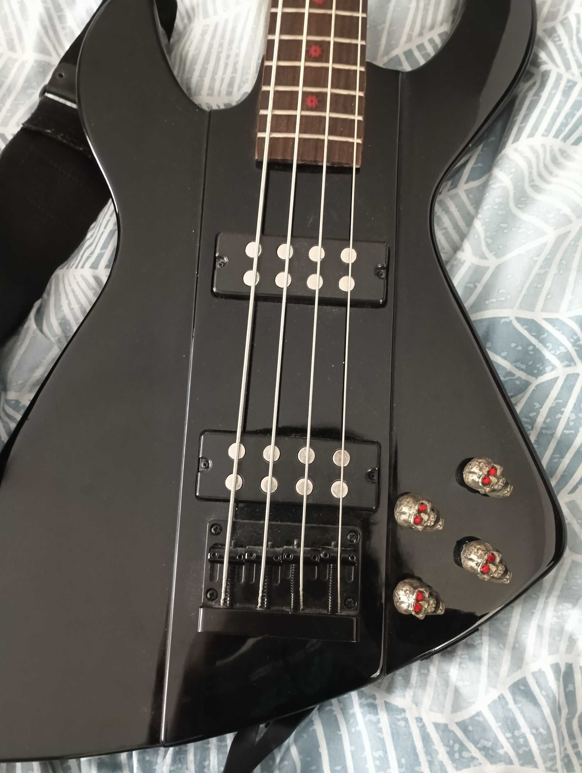 Gitara Basowa Dean Metalman demonator A2 bass