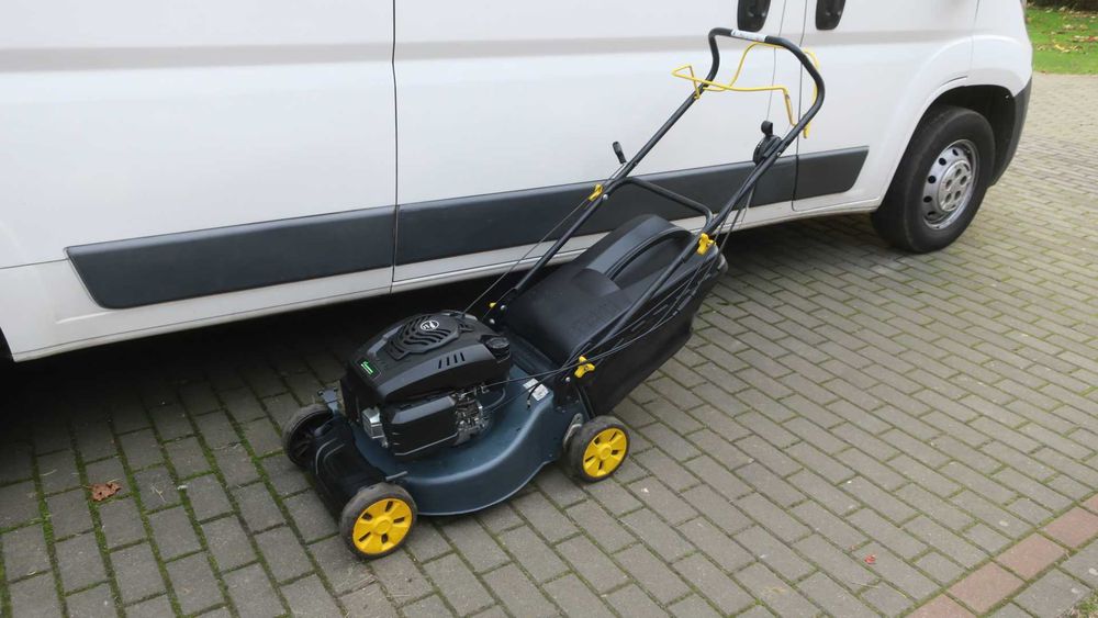 Kosiarka spalinowa z napędem Top Italy CR484S