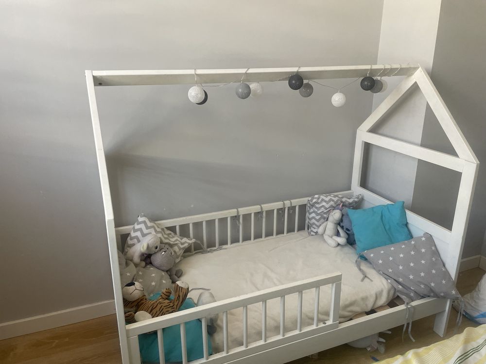 Łóżko   Drrwniane dla dziecka domek 70x140