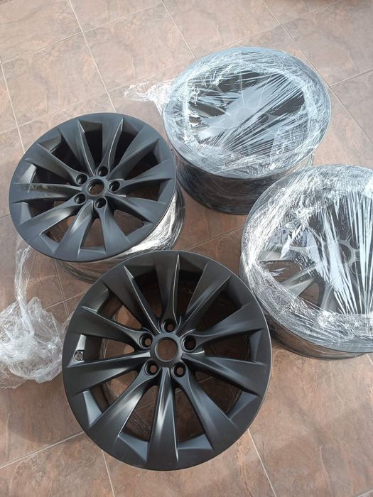 Диски Tesla Model S R19 8.0j