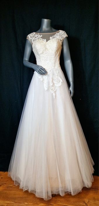 Вечірні (весільні)/ випускні сукні