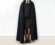 Traje académico feminino