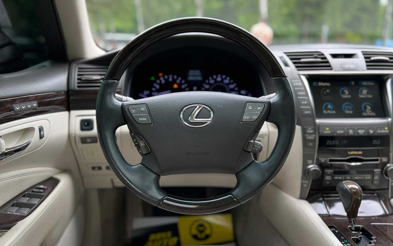 Lexus LS 460l 2007