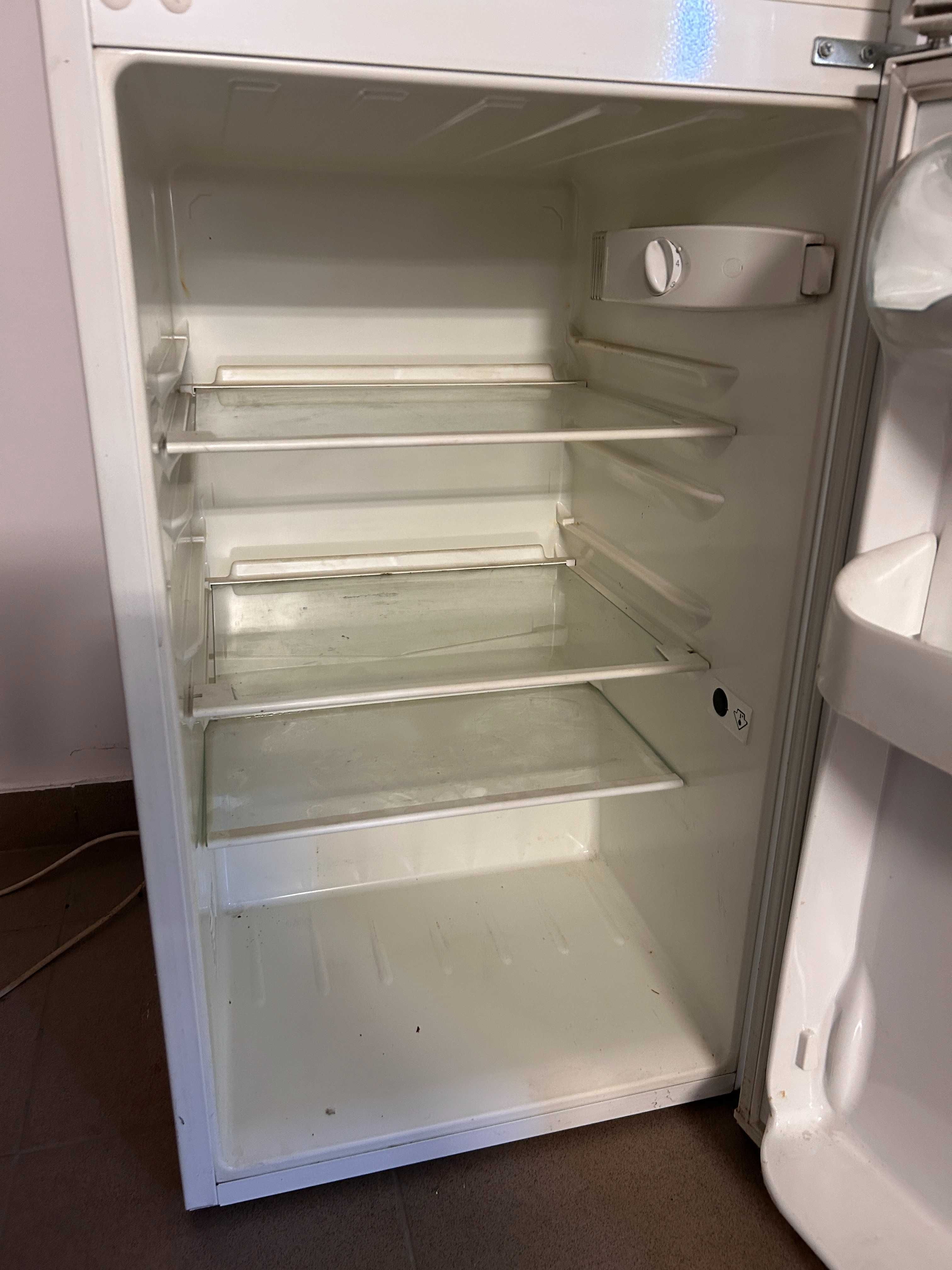 Lodówka Electrolux ERD18002W pojemność 180L lodówko zamrażarka