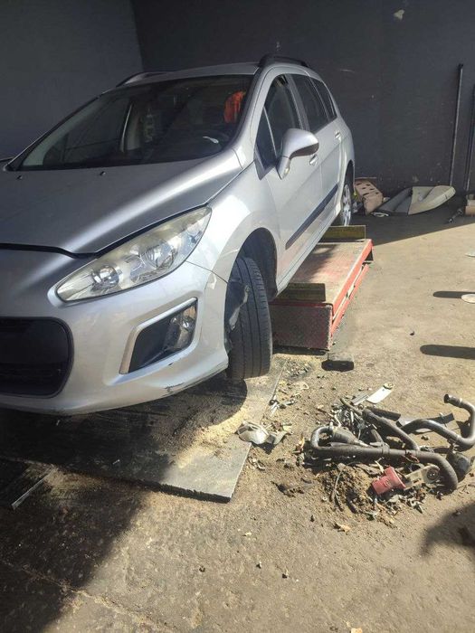 Розборка Peugeot 308 SW рестайлінг, бампер передній, фари, крило