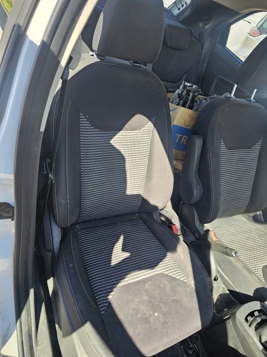Fotel przedni prawy pasażera Ford KA Plus