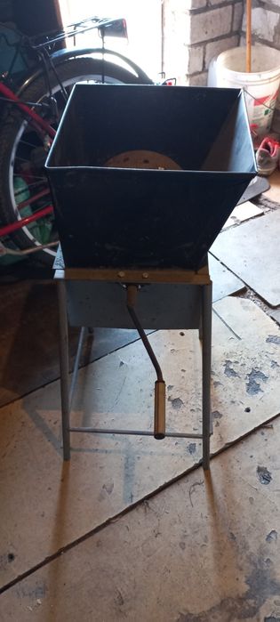 Корморізка ручна