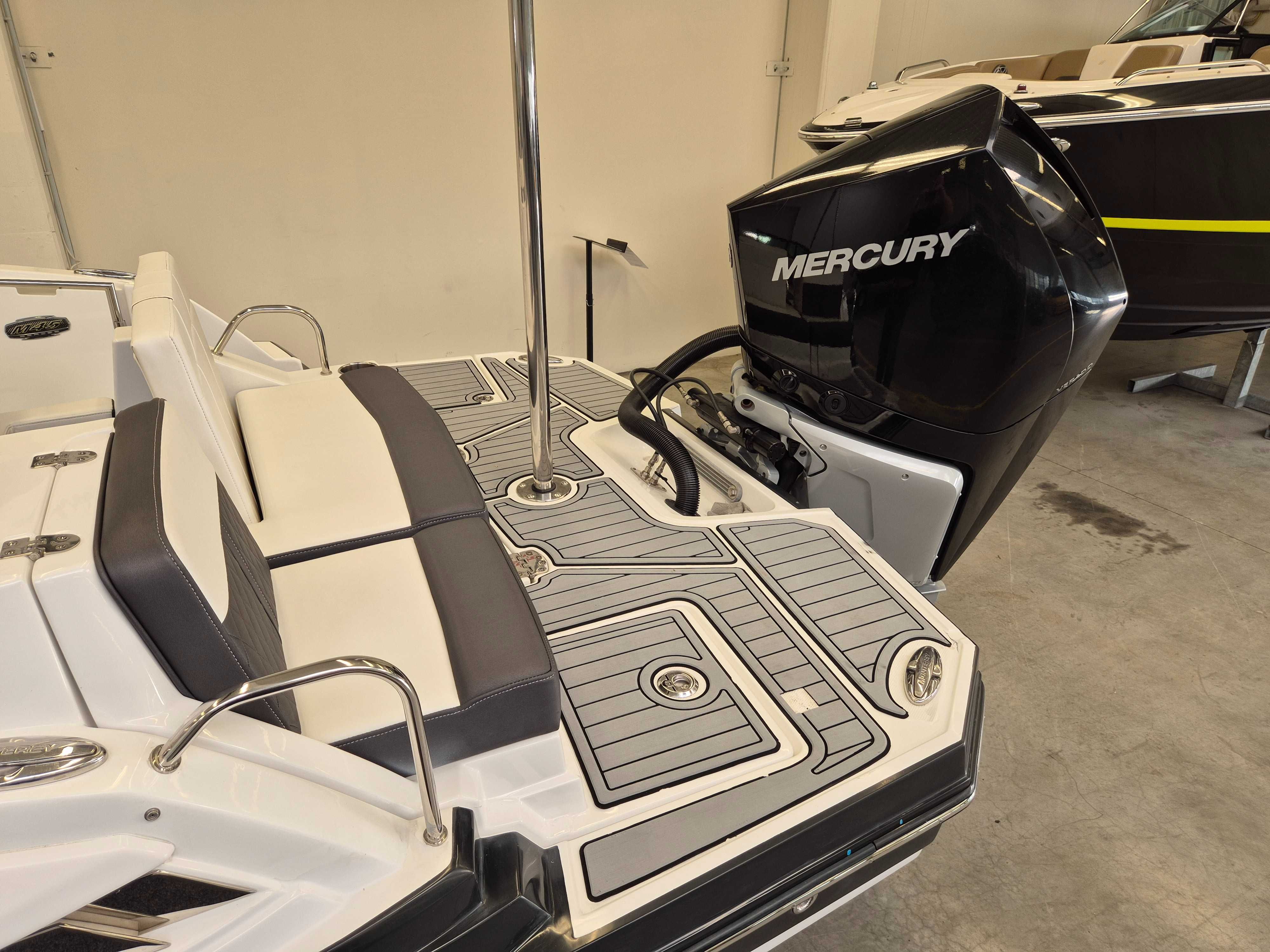 MONTEREY M45  z 2019 roku  / rok modelowy 2020
