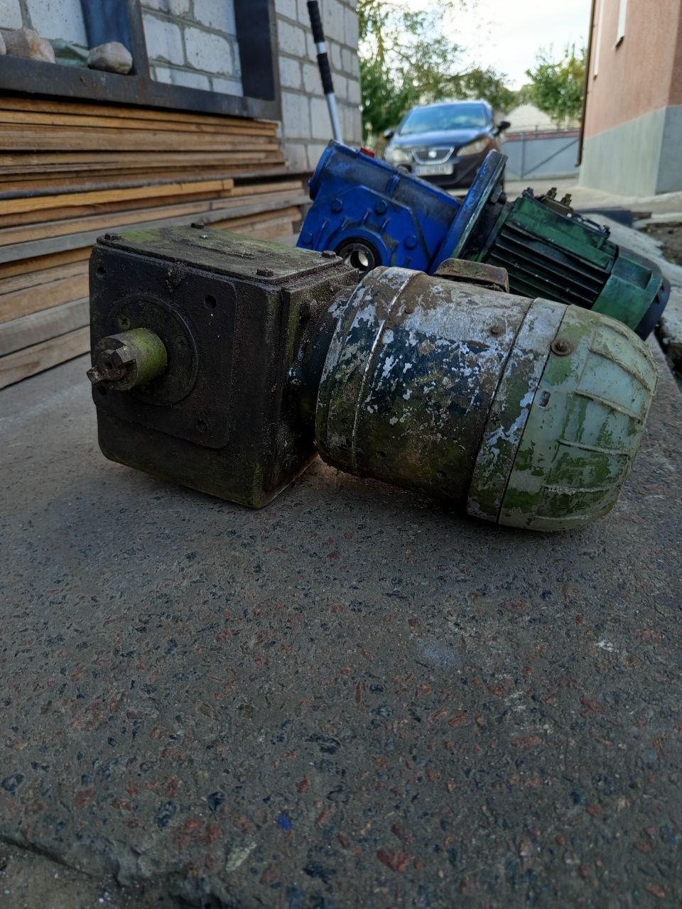 Мотор з редуктором