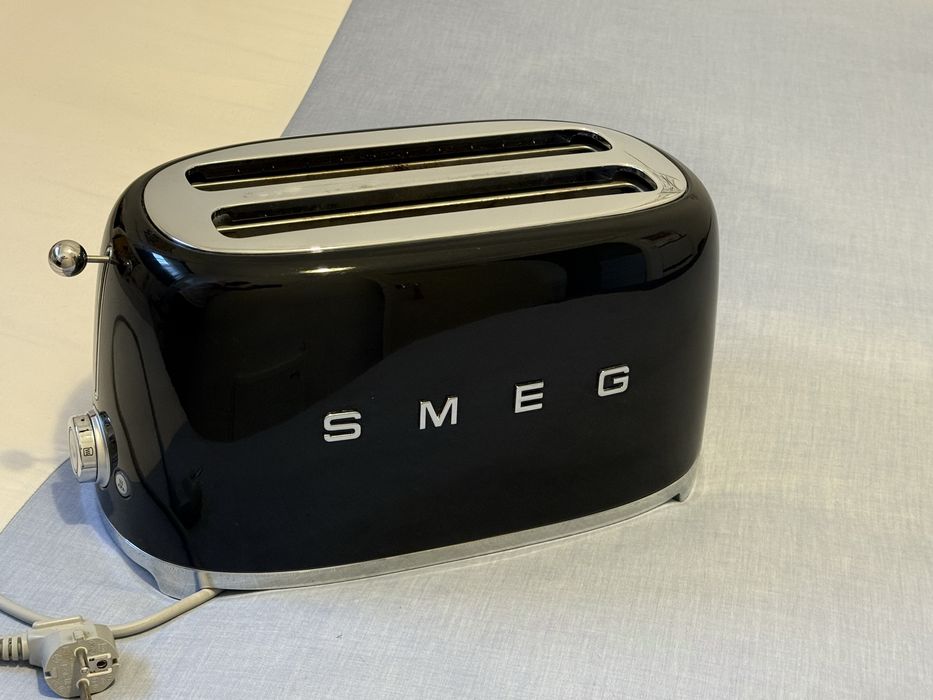Torradeira SMEG larga (4 tostas)