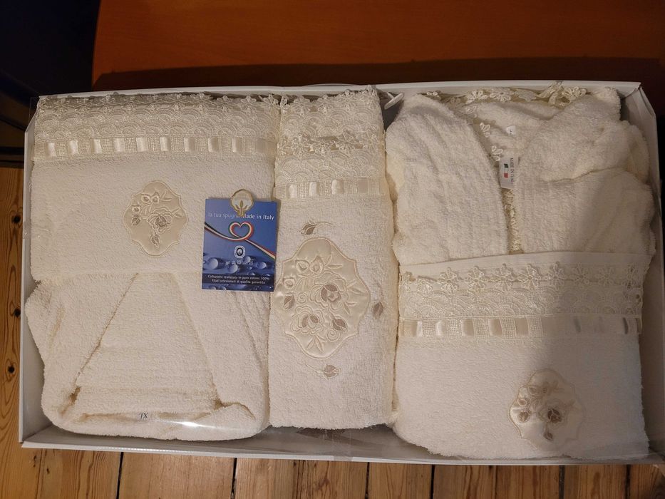 Zestaw dwa włoskie szlafroki i ręczniki 100% bawełna zestaw kąpielowy