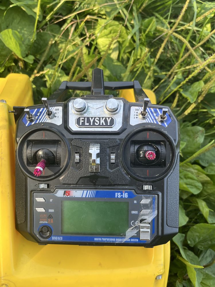 Карповий кораблик gps автопилот глубиномір
