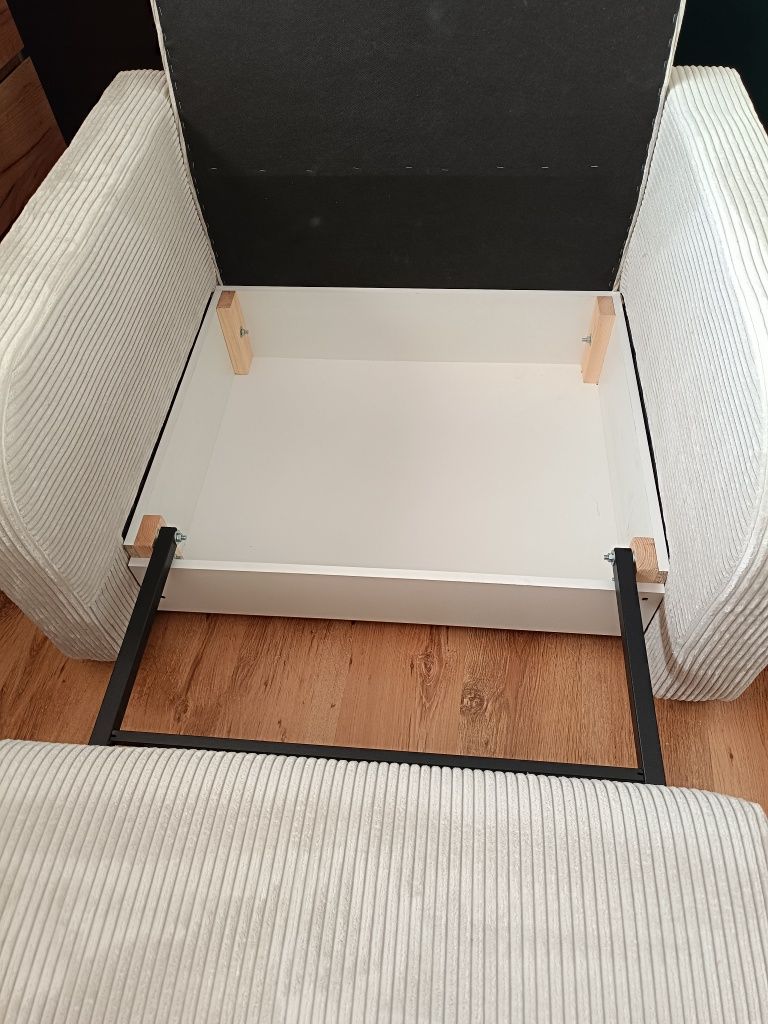 Sofa Amerykanka z funkcją spania i pojemnikiem na pościel