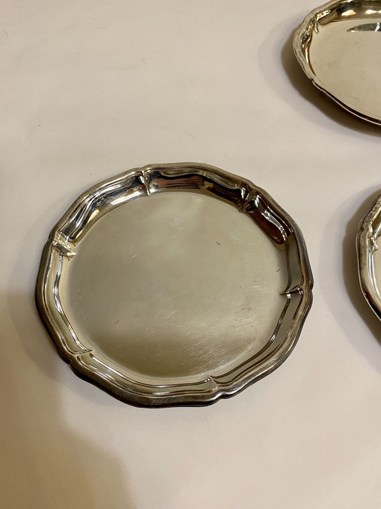 Conjunto de 4 salvas em casquinha de prata