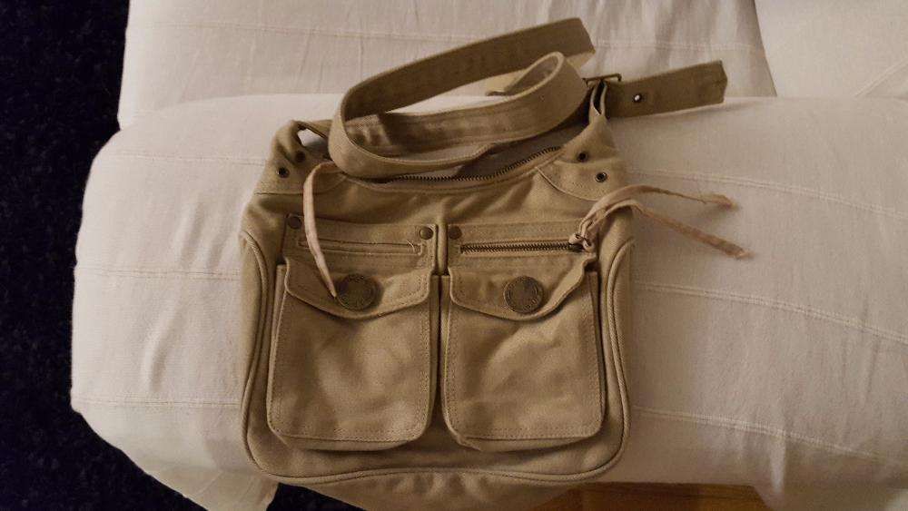 Malas e bolsas de senhora